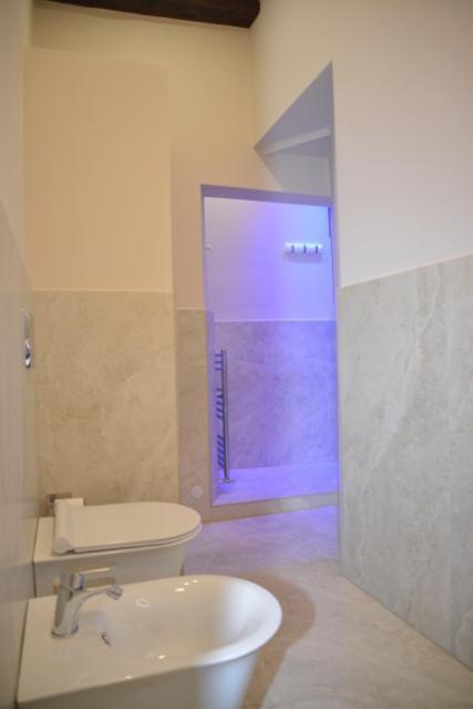 Fidia Palace Flavia'S Apartment Colosseo Rome Bagian luar foto