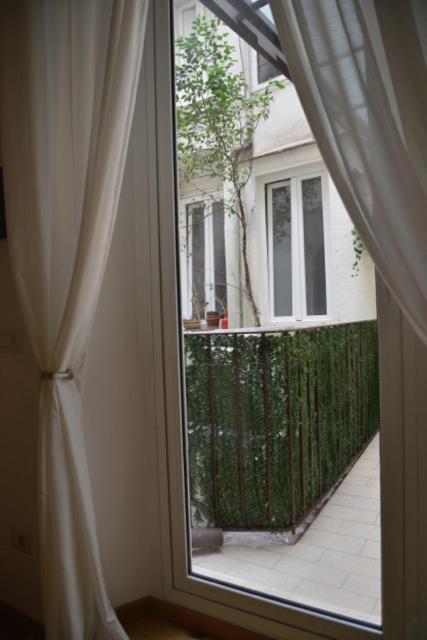 Fidia Palace Flavia'S Apartment Colosseo Rome Bagian luar foto